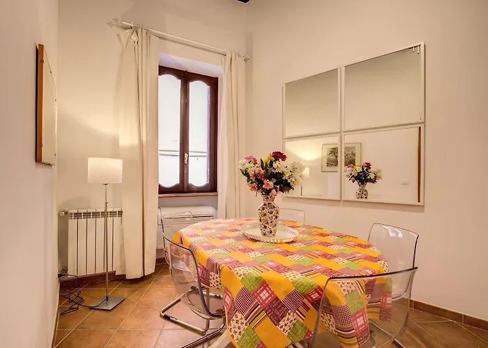 Navona Flowers Apartment